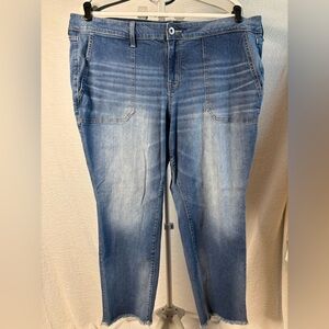 Torrid Cropped Boyfriend Jeans – Distressed – Sz 20
